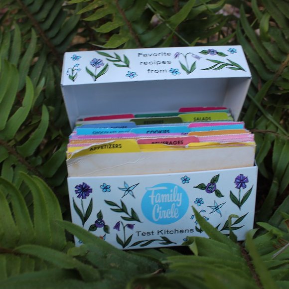 Family Circle Recipe Test floral metal Box  complete with recipes circa 1960 - Picture 1 of 14